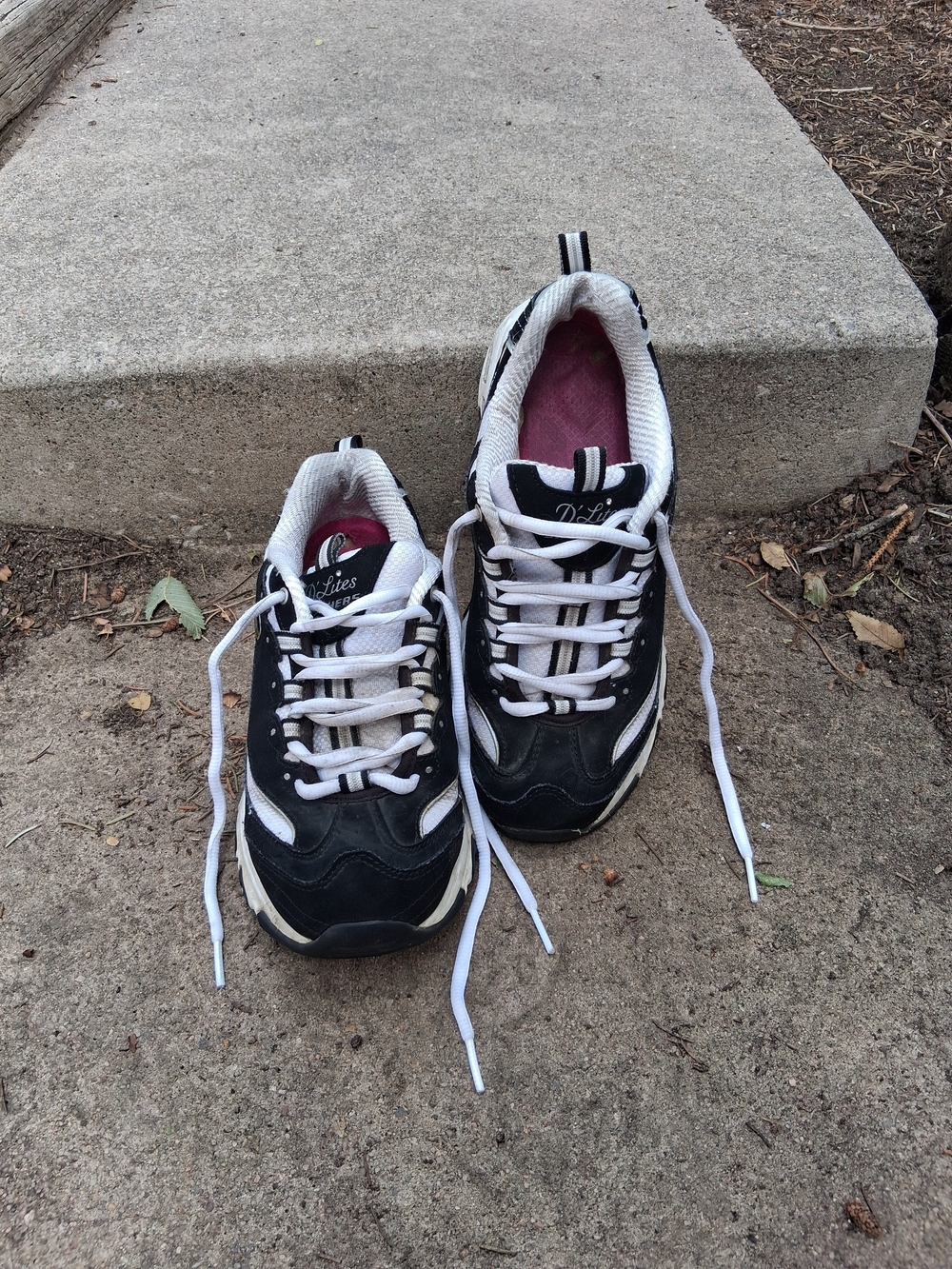 Skechers Black and White Women's Athletic Sneakers with Pink Lining